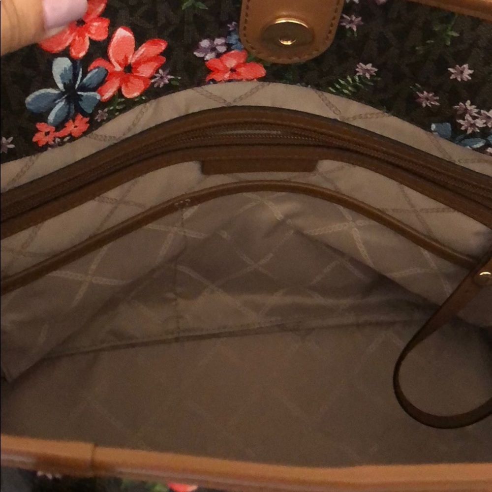 Handbag - Picture 2 of 4